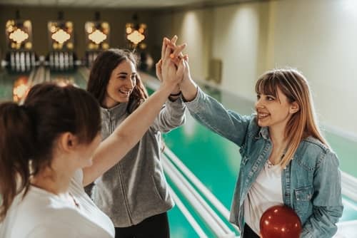 women bowling