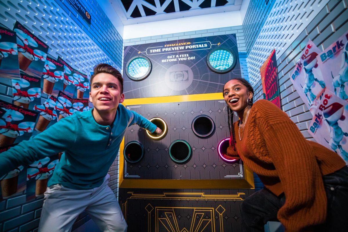 A team working together during an escape game