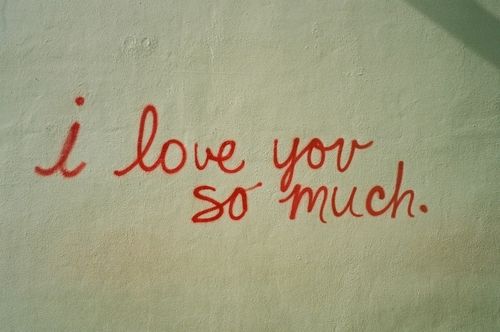 a mural that says I love you so much